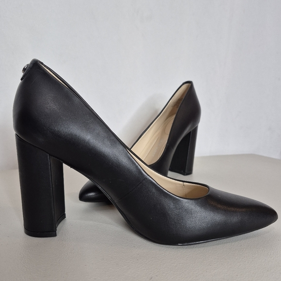 Nine West Astoria 9x9 NWOB Black Block Heel Pump Classic High Heels - Size 6 1/2 - Picture 3 of 13